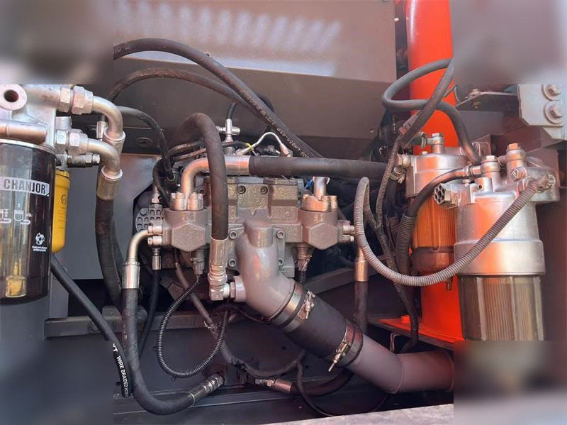 HITACHI ZX240-3 - Bager guseničar: slika 5 HITACHI ZX240-3 - Bager guseničar: slika 5