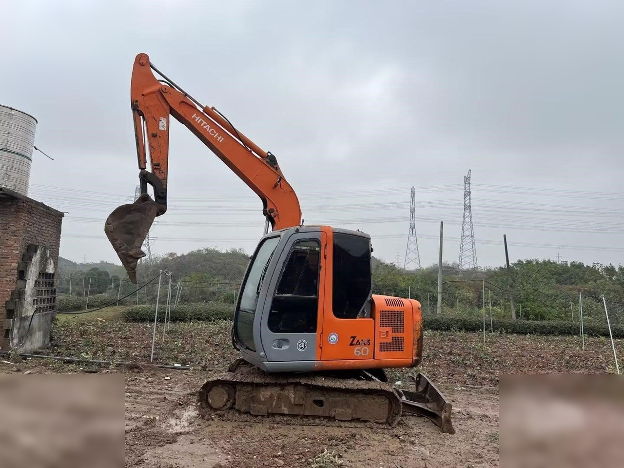 HITACHI ZX60 - Bager guseničar: slika 1 HITACHI ZX60 - Bager guseničar: slika 1