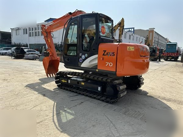HITACHI ZX70 - Bager guseničar: slika 4 HITACHI ZX70 - Bager guseničar: slika 4