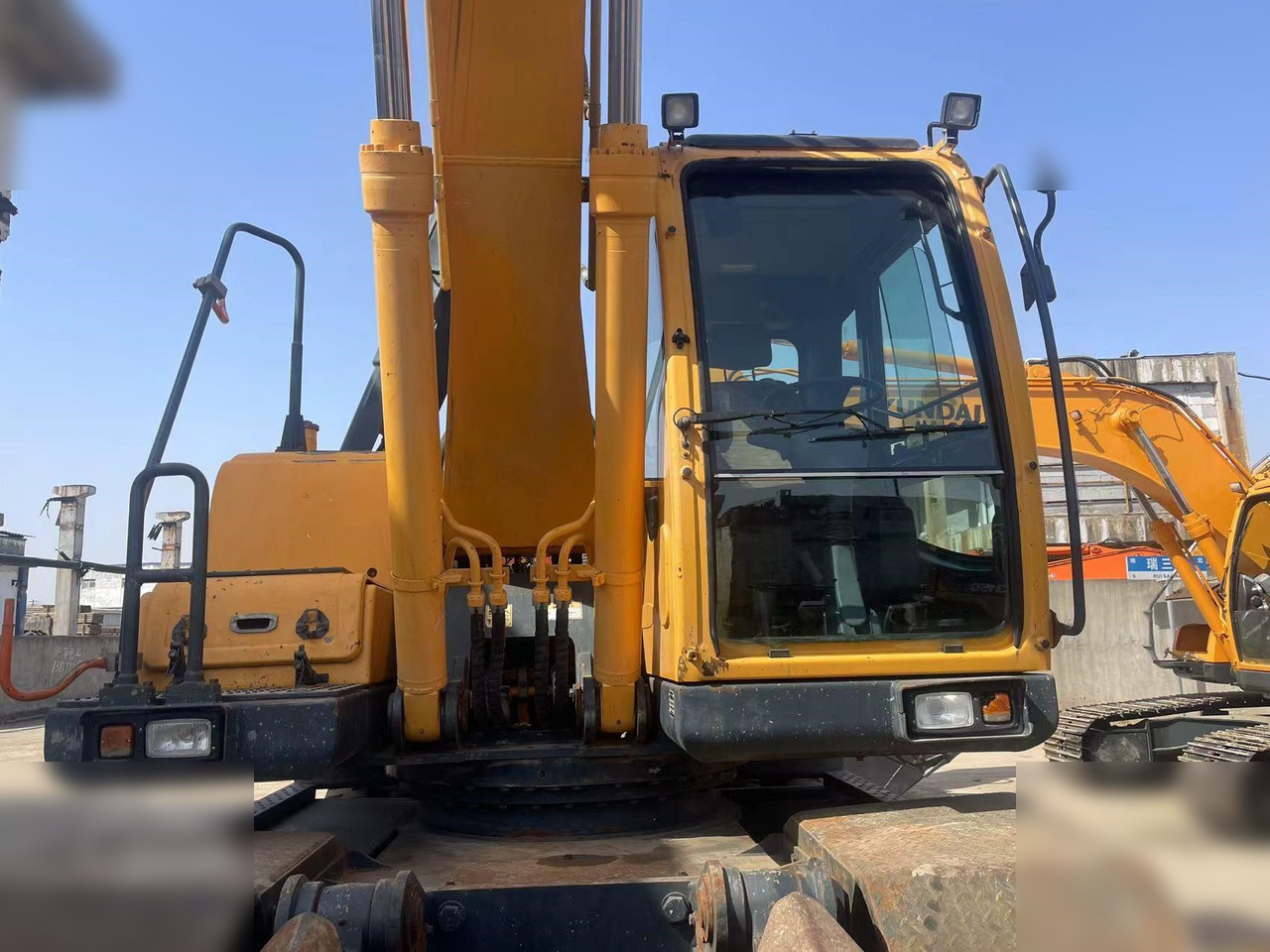 HYUNDAI ROBEX 210W-9 - Bager točkaš: slika 5 HYUNDAI ROBEX 210W-9 - Bager točkaš: slika 5