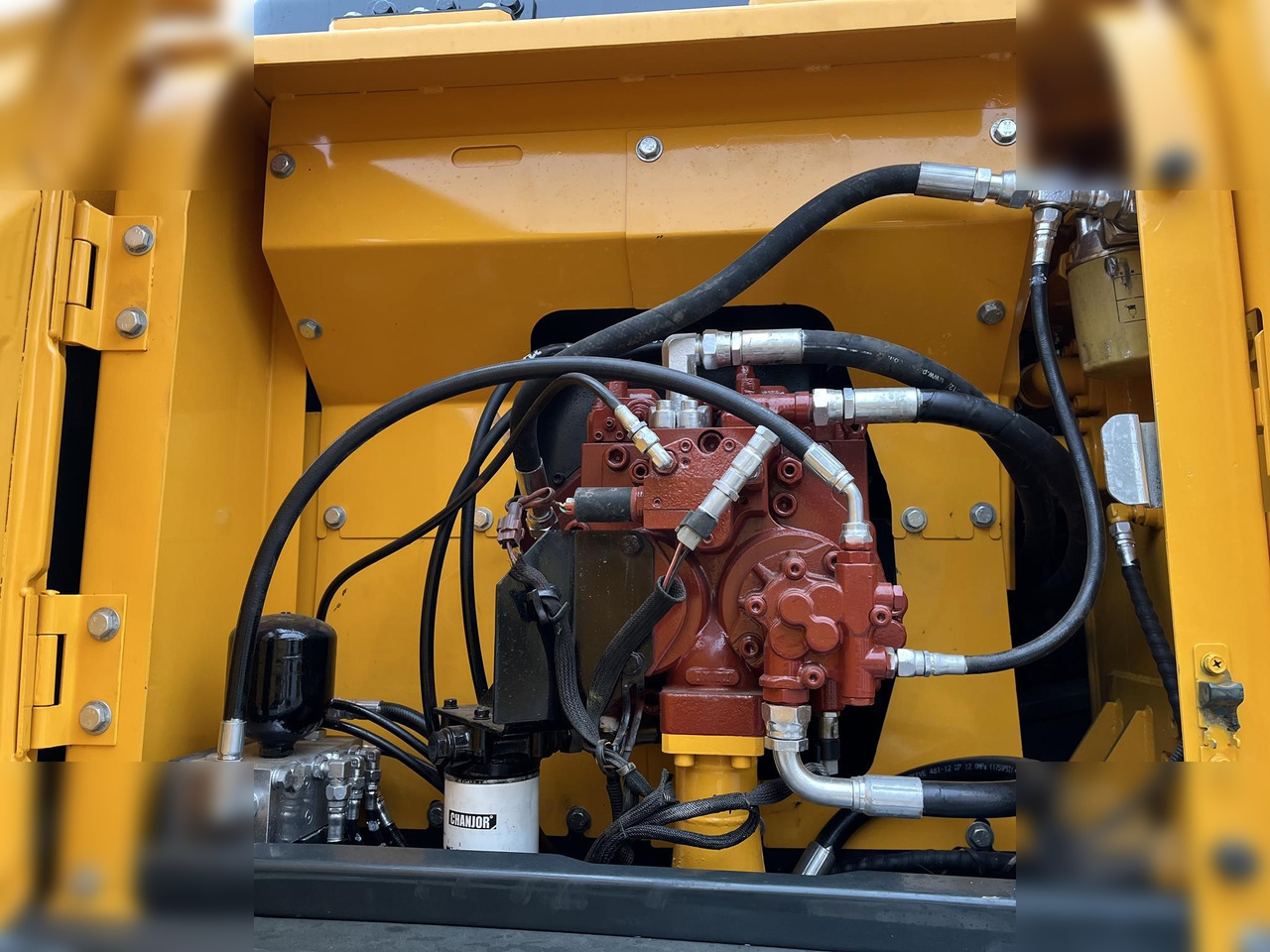 HYUNDAI ROBEX 210W-9 - Bager točkaš: slika 5 HYUNDAI ROBEX 210W-9 - Bager točkaš: slika 5