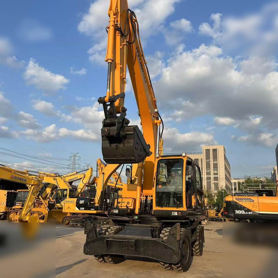 HYUNDAI ROBEX 210W-9 - Bager točkaš: slika 2 HYUNDAI ROBEX 210W-9 - Bager točkaš: slika 2