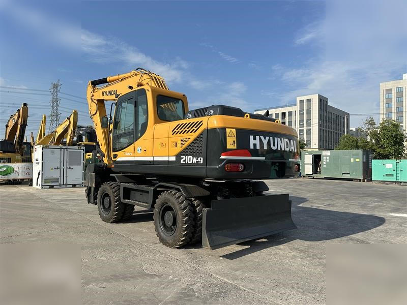 HYUNDAI ROBEX 210W-9 - Bager točkaš: slika 3 HYUNDAI ROBEX 210W-9 - Bager točkaš: slika 3