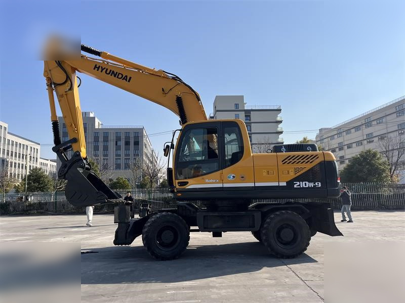 HYUNDAI ROBEX 210W-9 - Bager točkaš: slika 1 HYUNDAI ROBEX 210W-9 - Bager točkaš: slika 1