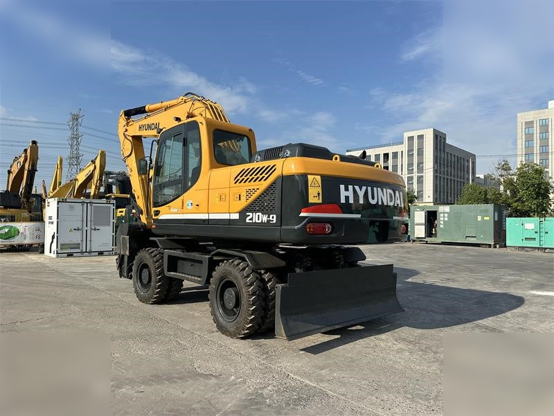 HYUNDAI ROBEX 210W-9 - Bager točkaš: slika 3 HYUNDAI ROBEX 210W-9 - Bager točkaš: slika 3