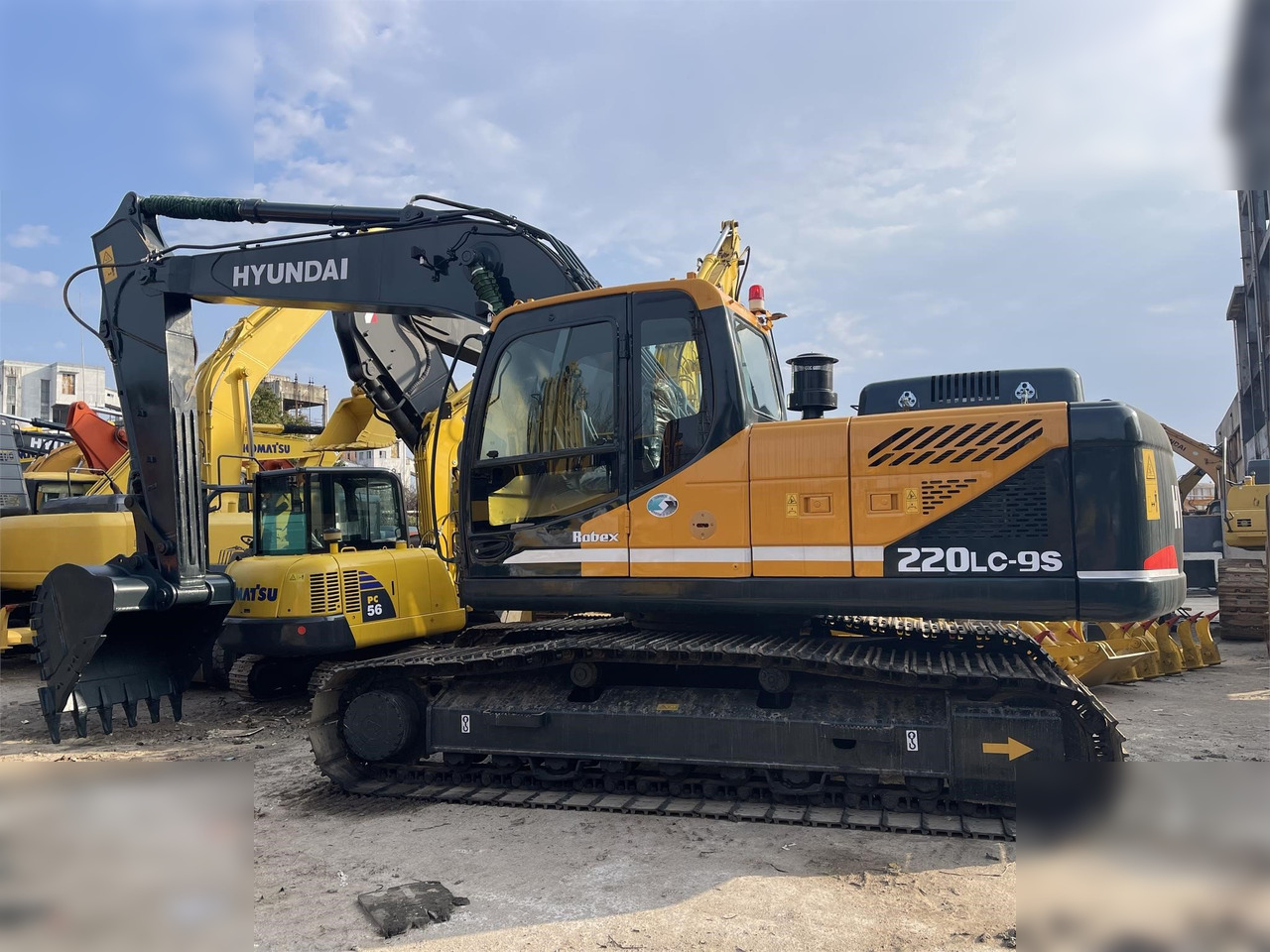 HYUNDAI ROBEX 220 LC-9S - Bager guseničar: slika 1 HYUNDAI ROBEX 220 LC-9S - Bager guseničar: slika 1