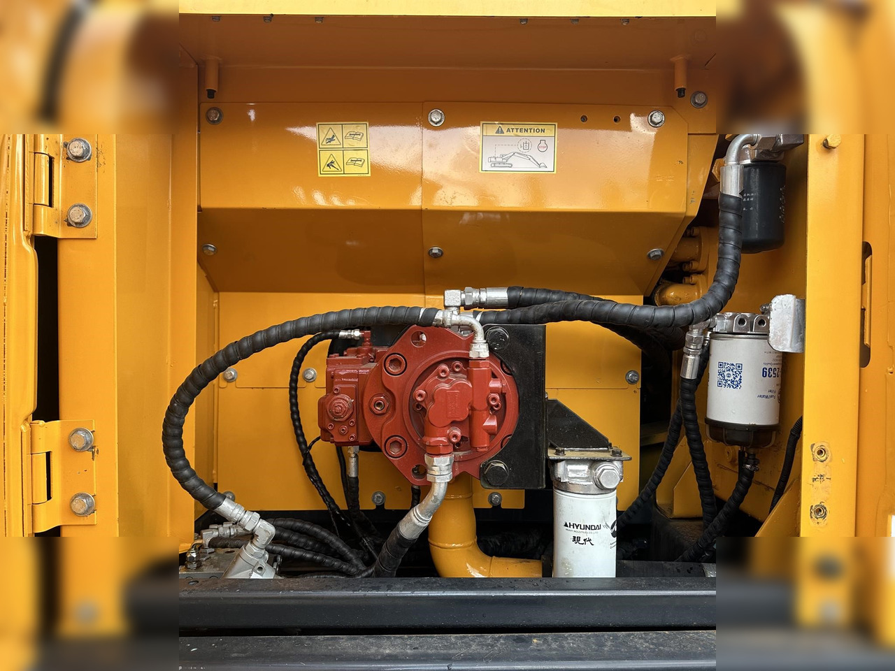 HYUNDAI ROBEX 220 LC-9S - Bager guseničar: slika 4 HYUNDAI ROBEX 220 LC-9S - Bager guseničar: slika 4