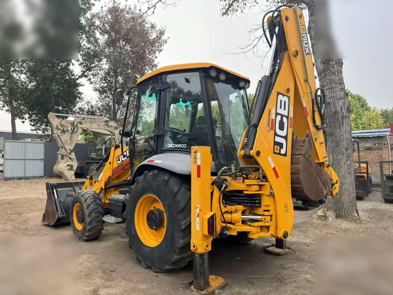 JCB 3CX - Bager utovarivač: slika 1 JCB 3CX - Bager utovarivač: slika 1