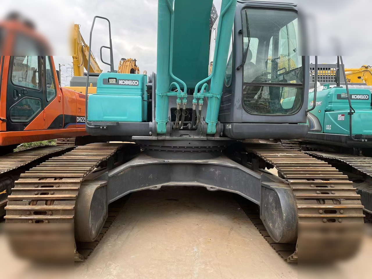 KOBELCO SK350D - Bager guseničar: slika 3 KOBELCO SK350D - Bager guseničar: slika 3