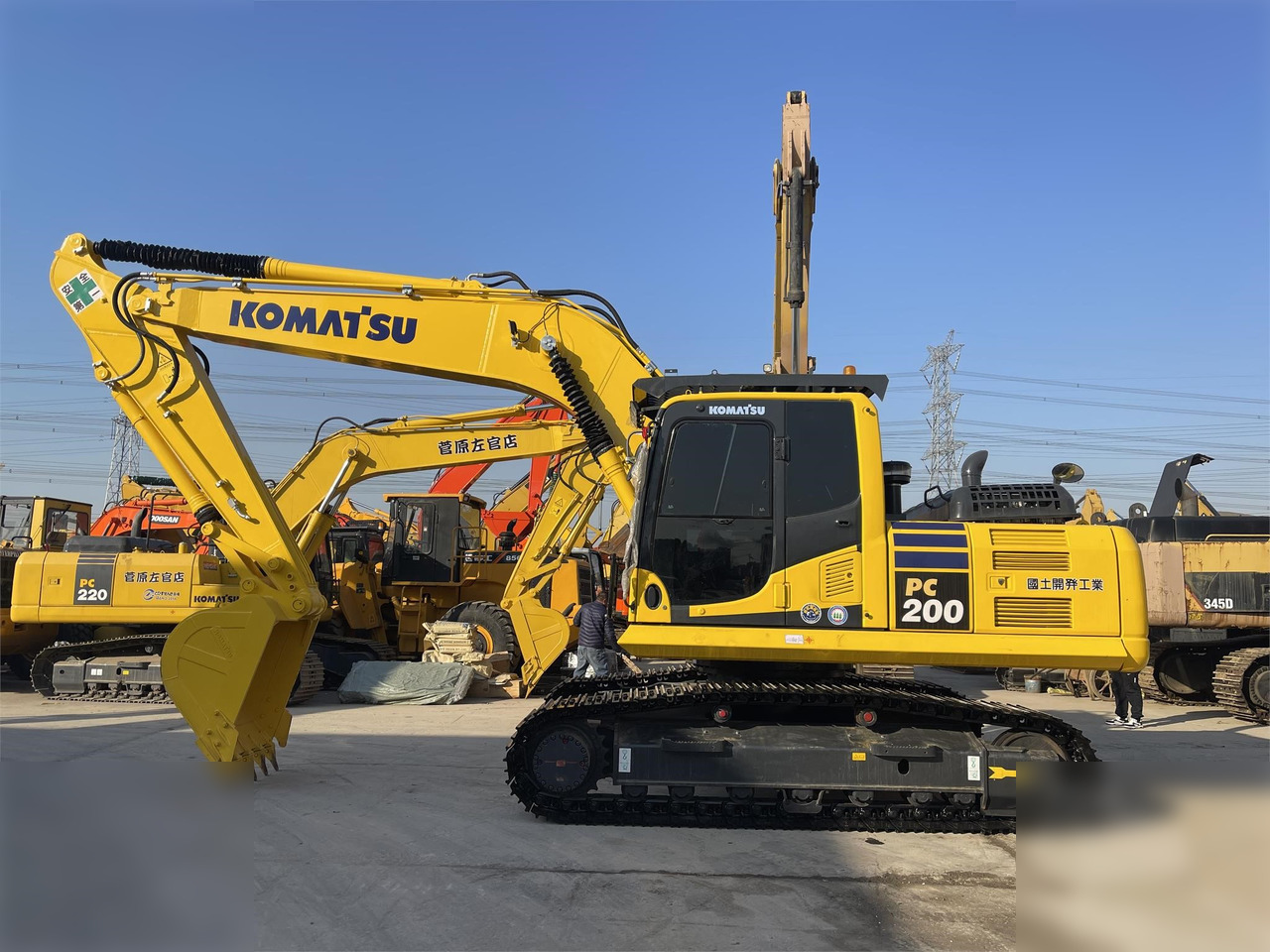 KOMATSU PC200-8 - Bager guseničar: slika 1 KOMATSU PC200-8 - Bager guseničar: slika 1