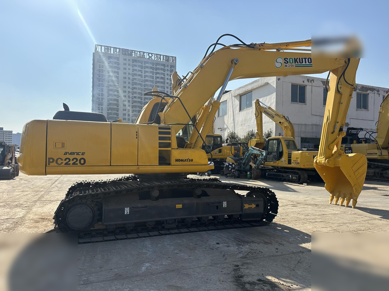 KOMATSU PC220-6 - Bager guseničar: slika 4 KOMATSU PC220-6 - Bager guseničar: slika 4
