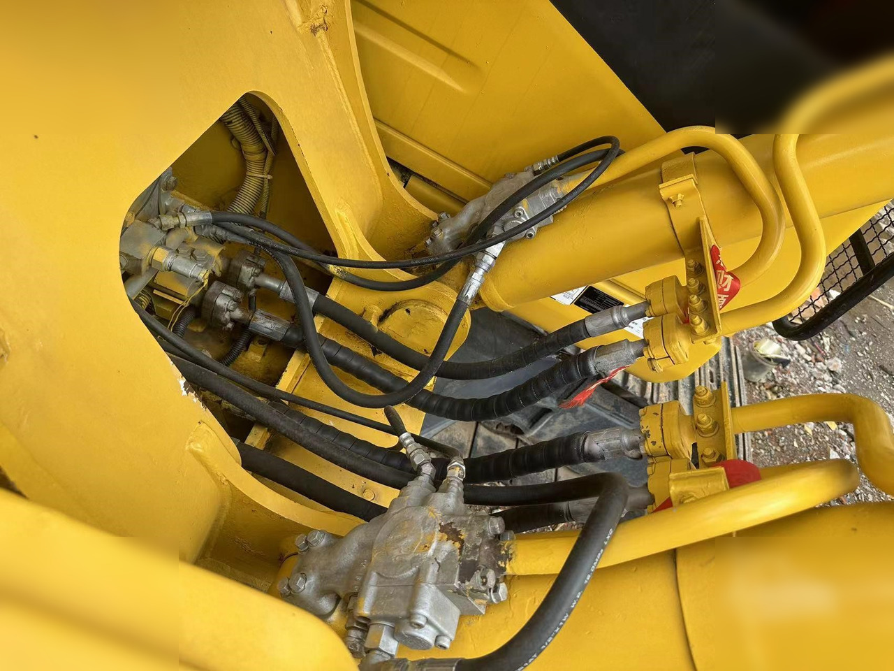KOMATSU PC220-7 - Bager guseničar: slika 5 KOMATSU PC220-7 - Bager guseničar: slika 5