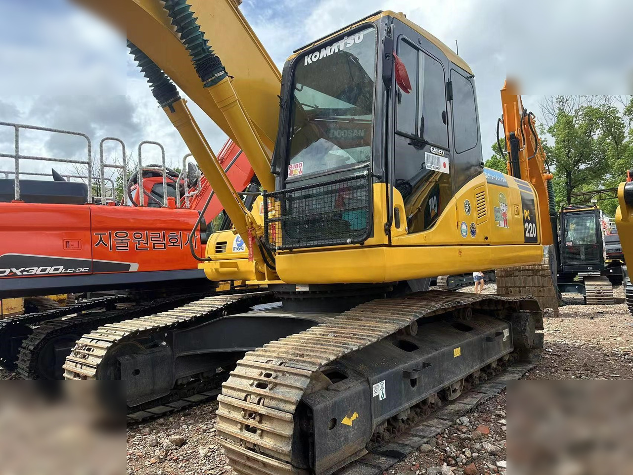 KOMATSU PC220-7 - Bager guseničar: slika 3 KOMATSU PC220-7 - Bager guseničar: slika 3