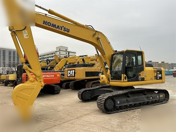 KOMATSU PC240 LC-8 - Bager guseničar: slika 3 KOMATSU PC240 LC-8 - Bager guseničar: slika 3