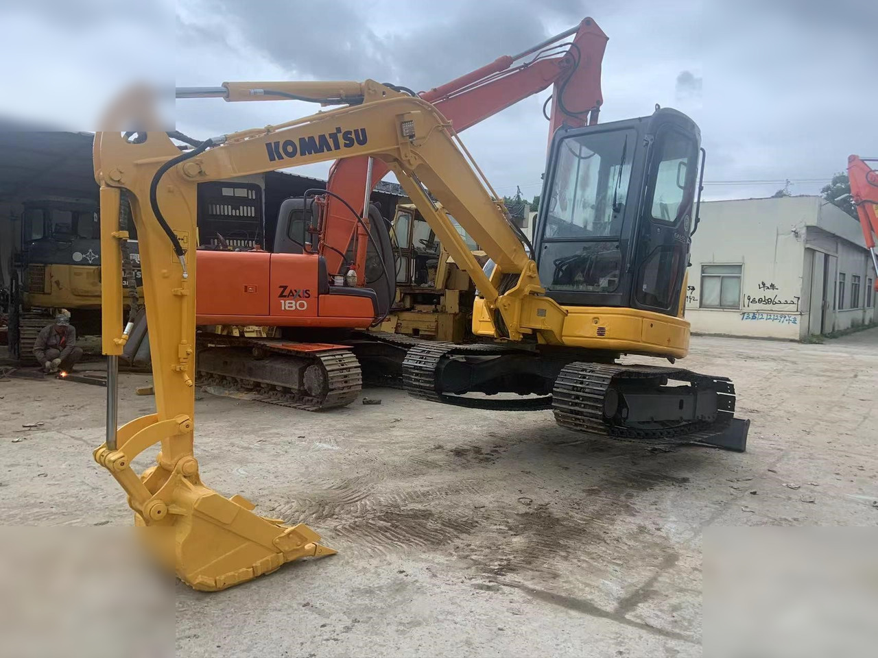 KOMATSU PC40MR-2 - Mini bager: slika 1 KOMATSU PC40MR-2 - Mini bager: slika 1
