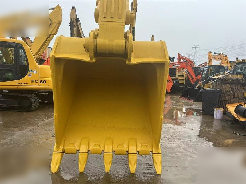 KOMATSU PC450-8 - Bager guseničar: slika 4 KOMATSU PC450-8 - Bager guseničar: slika 4