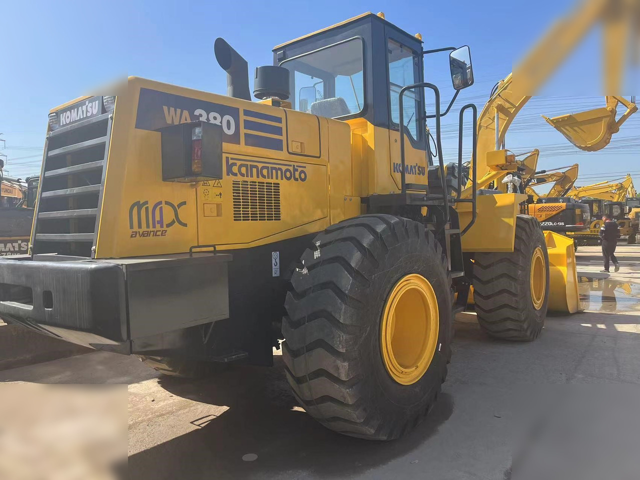 KOMATSU WA320-3 - Utovarivač točkaš: slika 2 KOMATSU WA320-3 - Utovarivač točkaš: slika 2