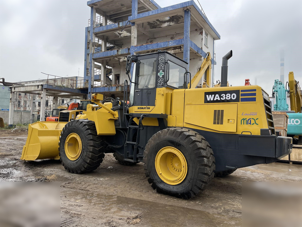 KOMATSU WA380-3 - Utovarivač točkaš: slika 3 KOMATSU WA380-3 - Utovarivač točkaš: slika 3