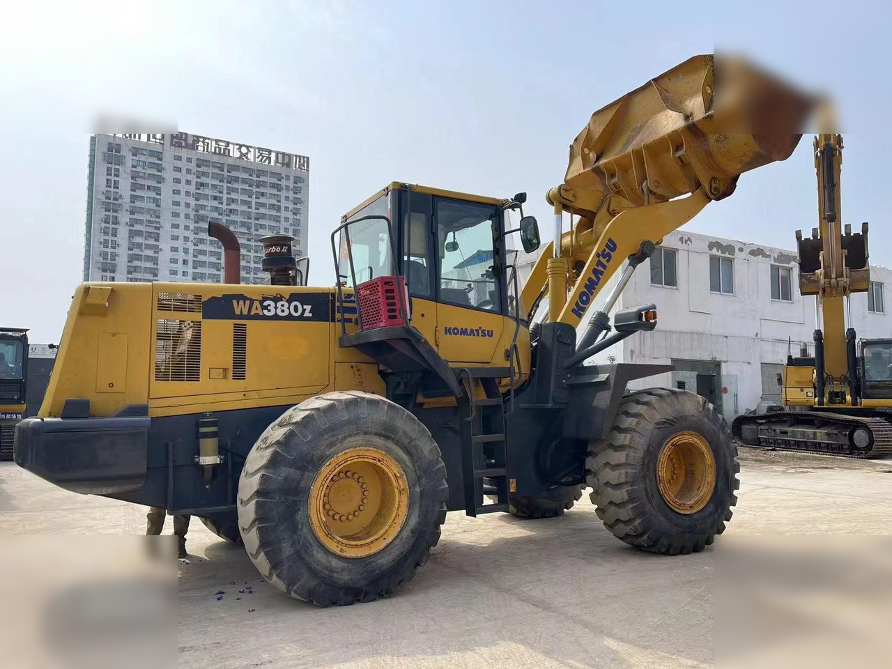 KOMATSU WA380Z-6 - Utovarivač točkaš: slika 2 KOMATSU WA380Z-6 - Utovarivač točkaš: slika 2