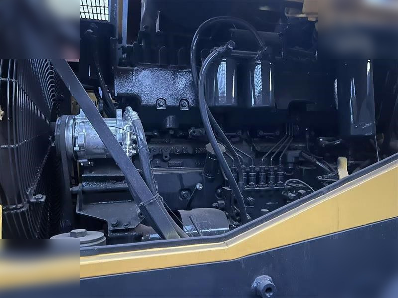 Utovarivač točkaš KOMATSU WA470-3: slika 6