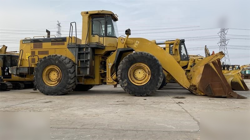 KOMATSU WA600-3 - Utovarivač točkaš: slika 2 KOMATSU WA600-3 - Utovarivač točkaš: slika 2