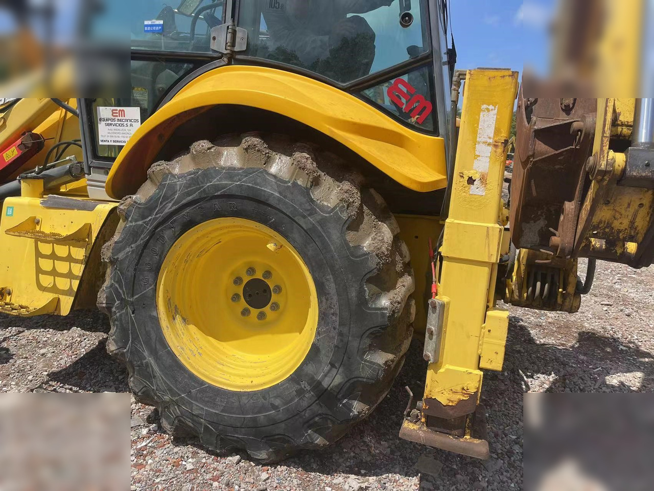 NEW HOLLAND LB95B-4PT - Bager utovarivač: slika 5 NEW HOLLAND LB95B-4PT - Bager utovarivač: slika 5