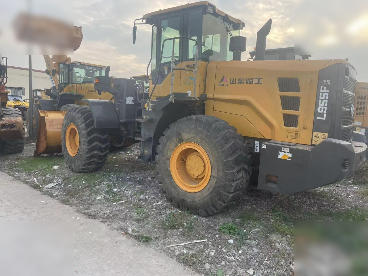 SDLG L955F - Utovarivač točkaš: slika 1 SDLG L955F - Utovarivač točkaš: slika 1