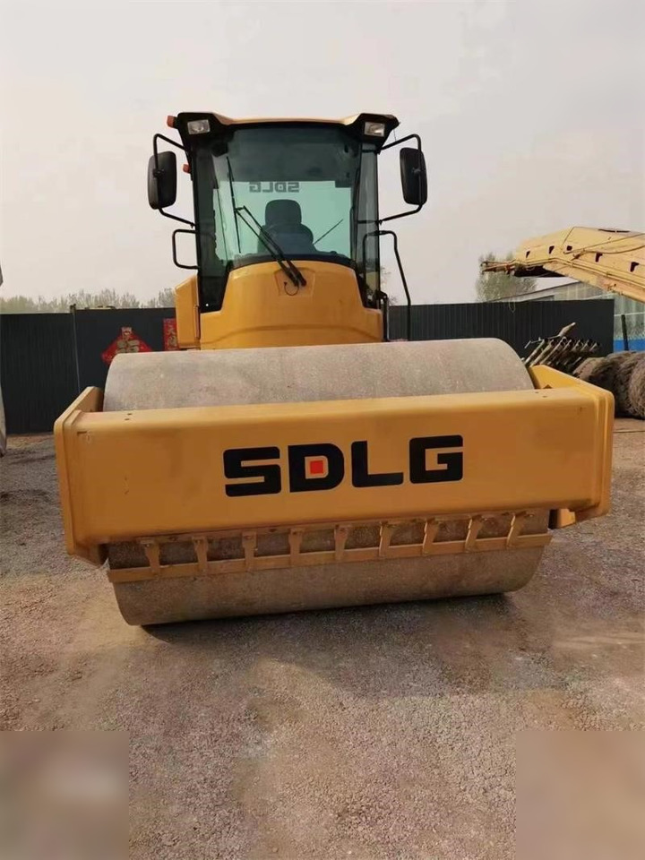 SDLG RS8140H - Kompaktor: slika 3 SDLG RS8140H - Kompaktor: slika 3
