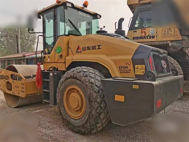 SDLG RS8140H - Kompaktor: slika 1 SDLG RS8140H - Kompaktor: slika 1