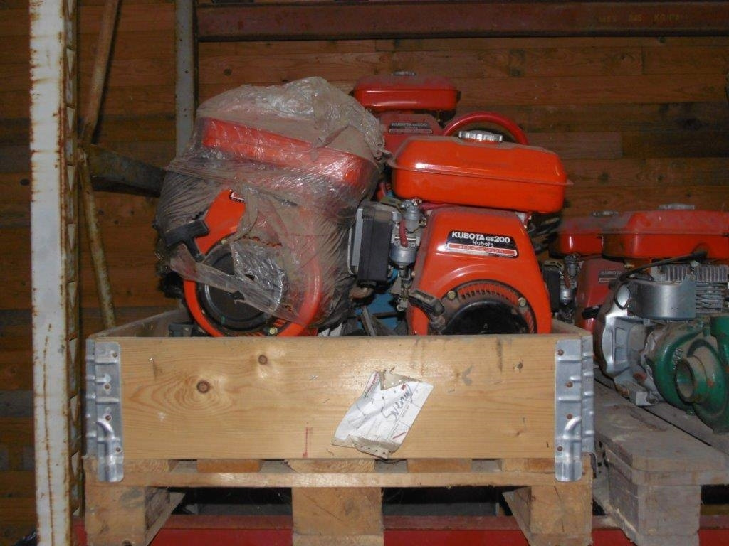 Kubota GS 200 - Građevinska oprema: slika 1 Kubota GS 200 - Građevinska oprema: slika 1