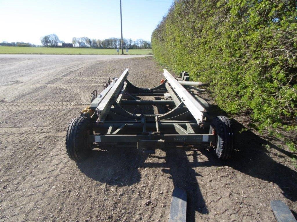 Trailor ca 5 m passande till båtar bogserad - Prikolica za čamac: slika 2 Trailor ca 5 m passande till båtar bogserad - Prikolica za čamac: slika 2