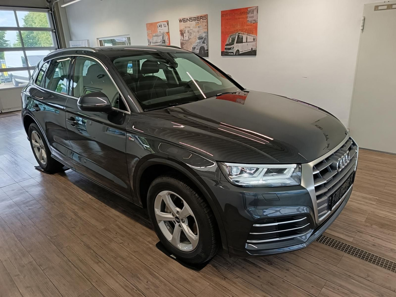 Audi Q5 40 TDI Quattro S-Line*AHK*NAVI*LED*R-KAM*DAB* - SUVSUV: slika 3 Audi Q5 40 TDI Quattro S-Line*AHK*NAVI*LED*R-KAM*DAB* - SUVSUV: slika 3