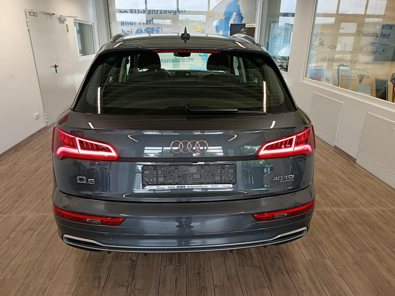 Audi Q5 40 TDI Quattro S-Line*AHK*NAVI*LED*R-KAM*DAB* - SUVSUV: slika 5 Audi Q5 40 TDI Quattro S-Line*AHK*NAVI*LED*R-KAM*DAB* - SUVSUV: slika 5