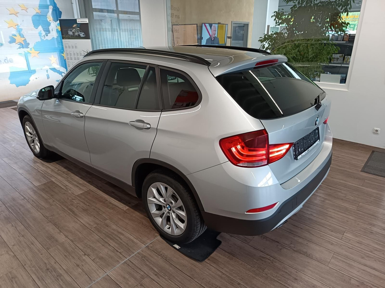BMW X1 sDrive 18i 110 kW*SITZHEIZUNG*KLIMAAUTOMATIK - SUVSUV: slika 4 BMW X1 sDrive 18i 110 kW*SITZHEIZUNG*KLIMAAUTOMATIK - SUVSUV: slika 4