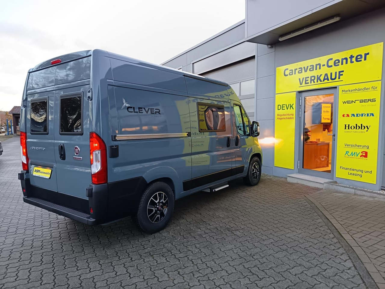 Clever Tour 540*BLACK EDITION*FINAL SALE RABATT*SOFORT* - Kamp kombi: slika 5 Clever Tour 540*BLACK EDITION*FINAL SALE RABATT*SOFORT* - Kamp kombi: slika 5