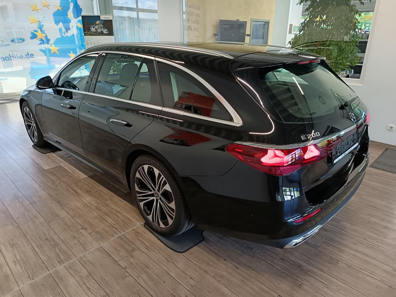 Mercedes-Benz E 200 Avantgarde Advanced*PSD*LED*NAVI*ACC* - Karavan: slika 4 Mercedes-Benz E 200 Avantgarde Advanced*PSD*LED*NAVI*ACC* - Karavan: slika 4