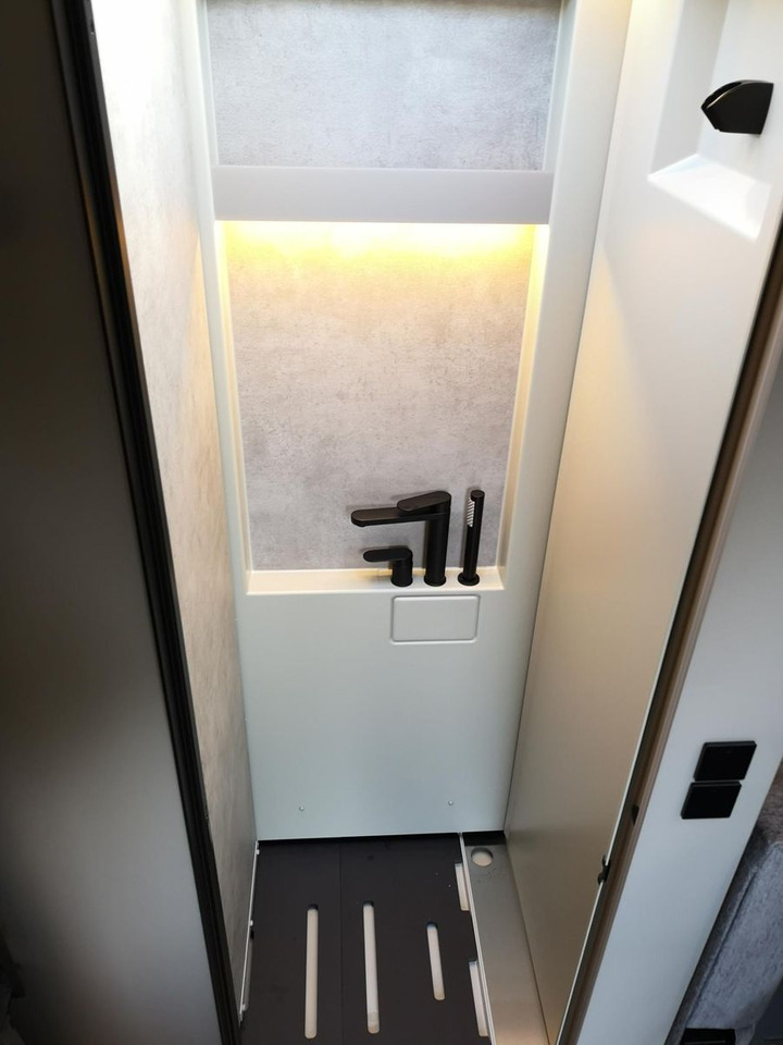 Integrisani kamper Niesmann + Bischoff iSmove 6.9 E 132 kW+AHK+SOLAR+ALDE+KLIMA+NAVI: slika 18