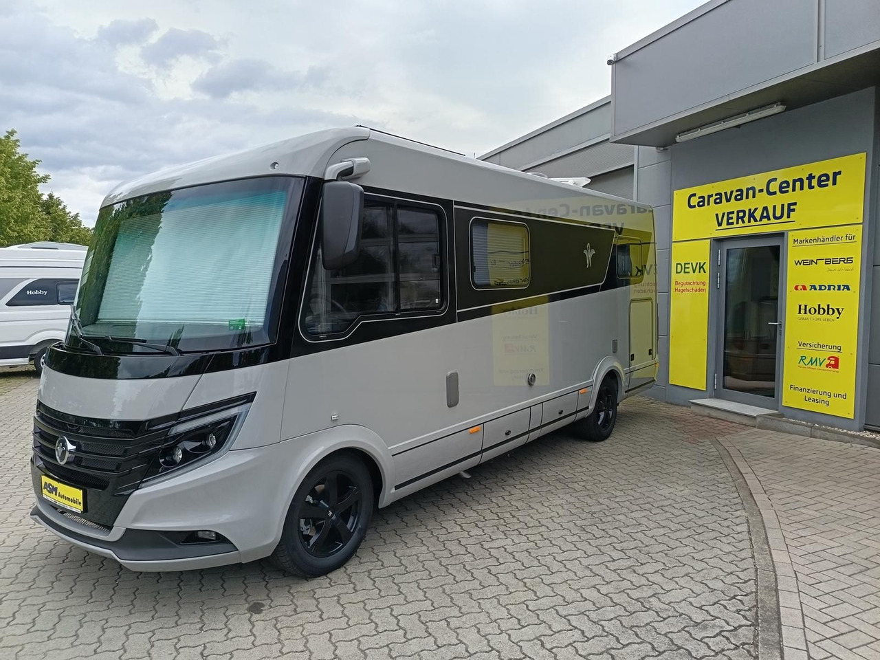 Niesmann + Bischoff iSmove 6.9 E 132 kW*AHK*SOLAR*SAT*TV*DACHKLIMA* - Integrisani kamper: slika 4 Niesmann + Bischoff iSmove 6.9 E 132 kW*AHK*SOLAR*SAT*TV*DACHKLIMA* - Integrisani kamper: slika 4