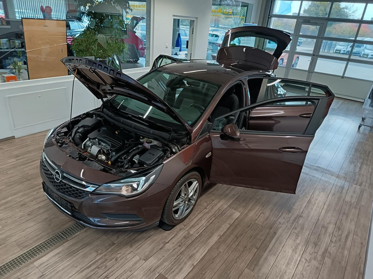 Opel Astra K Lim. 1,0 TURBO 77 kW*TEMP*KLIMA*PDC*SHZ* - Limuzina: slika 2 Opel Astra K Lim. 1,0 TURBO 77 kW*TEMP*KLIMA*PDC*SHZ* - Limuzina: slika 2