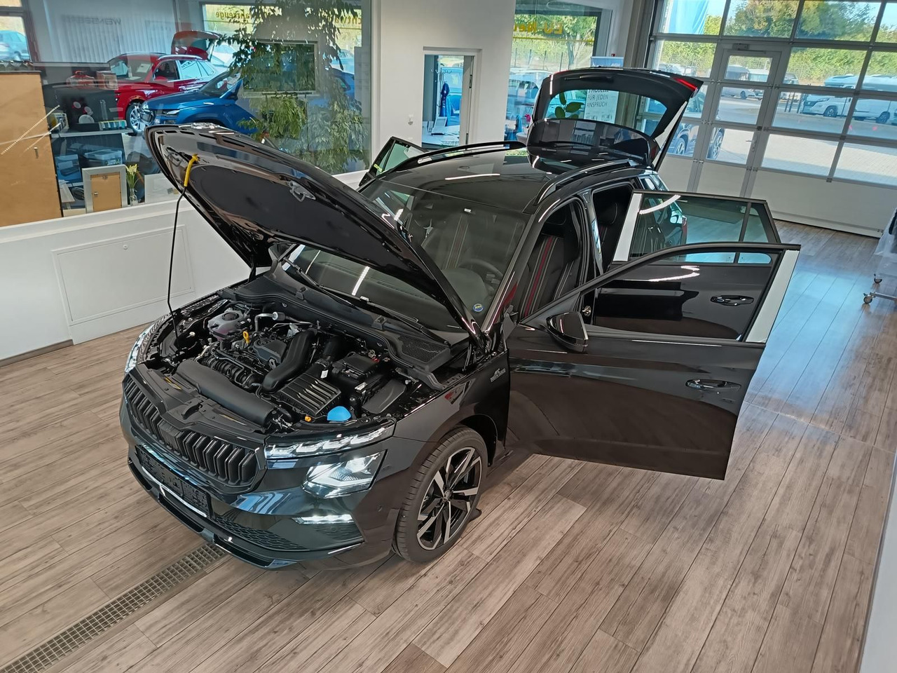 Skoda Kamiq Monte Carlo 1,5 TSI DSG*AHK*PANO*LED*ACC* - SUVSUV: slika 2 Skoda Kamiq Monte Carlo 1,5 TSI DSG*AHK*PANO*LED*ACC* - SUVSUV: slika 2