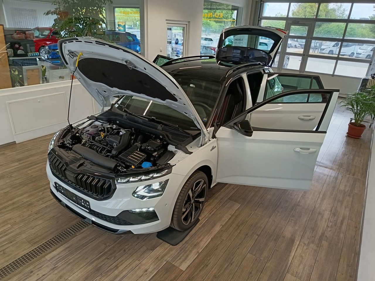 Skoda Kamiq Monte Carlo 1,5 TSI DSG*AHK*PANO*LED*ACC* - SUVSUV: slika 2 Skoda Kamiq Monte Carlo 1,5 TSI DSG*AHK*PANO*LED*ACC* - SUVSUV: slika 2