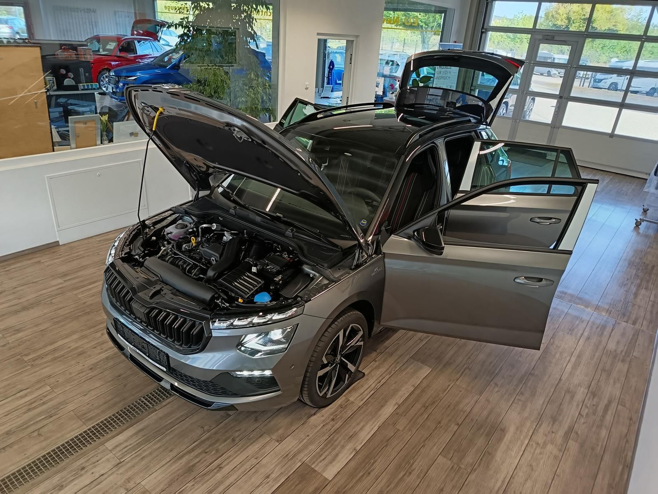 Skoda Kamiq Monte Carlo 1,5 TSI DSG*AHK*PANO*LED*ACC* - SUVSUV: slika 2 Skoda Kamiq Monte Carlo 1,5 TSI DSG*AHK*PANO*LED*ACC* - SUVSUV: slika 2