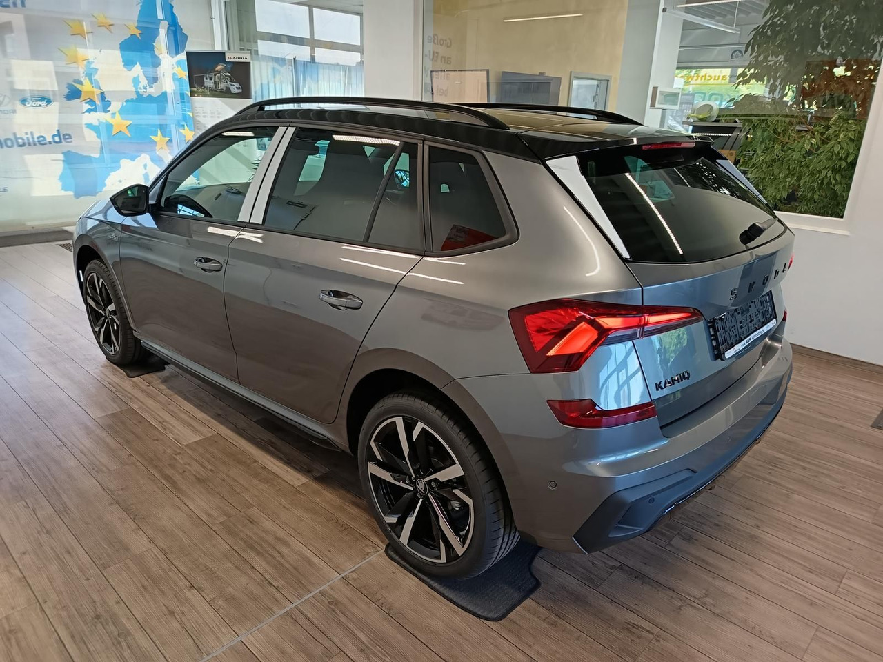 Skoda Kamiq Monte Carlo 1,5 TSI DSG*AHK*PANO*LED*ACC* - SUVSUV: slika 4 Skoda Kamiq Monte Carlo 1,5 TSI DSG*AHK*PANO*LED*ACC* - SUVSUV: slika 4