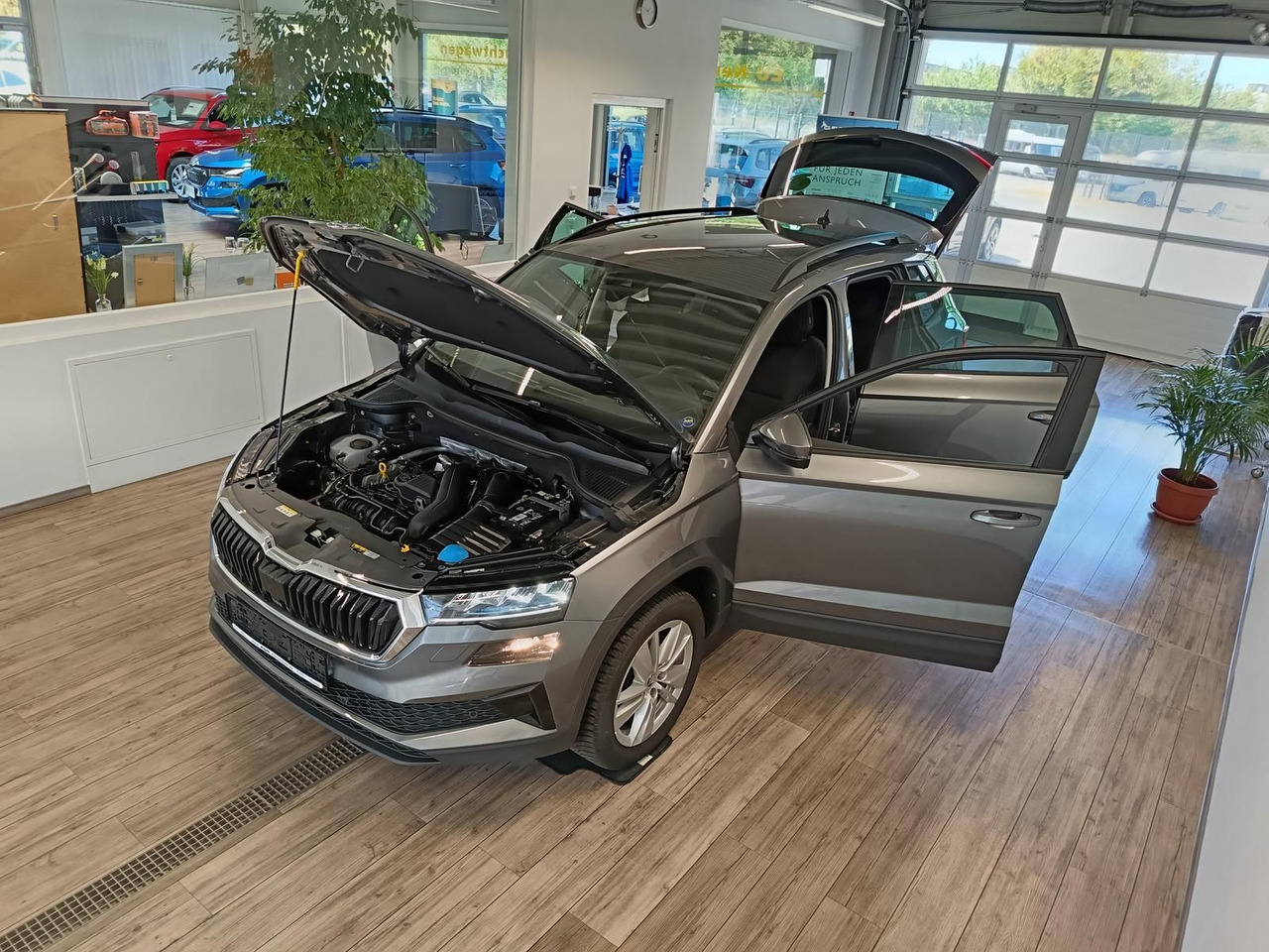 Skoda Karoq Selection 1.5 TSI DSG*NAVI*ACC*AHK-VORBER* - SUVSUV: slika 2 Skoda Karoq Selection 1.5 TSI DSG*NAVI*ACC*AHK-VORBER* - SUVSUV: slika 2