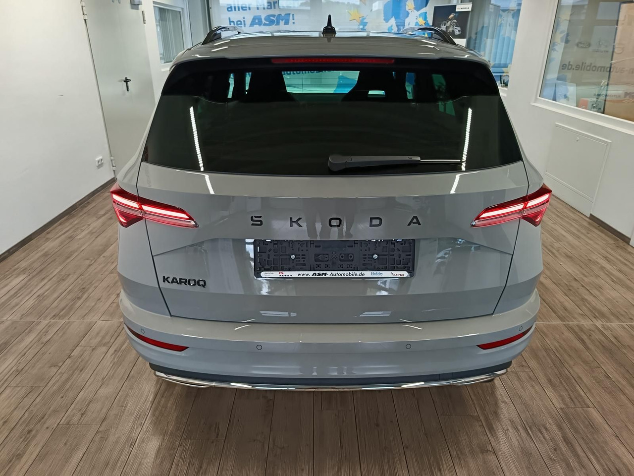Skoda Karoq Sportline 1,5 TSI DSG*AHK*PSD*STD.HZG*NAVI - SUVSUV: slika 5 Skoda Karoq Sportline 1,5 TSI DSG*AHK*PSD*STD.HZG*NAVI - SUVSUV: slika 5