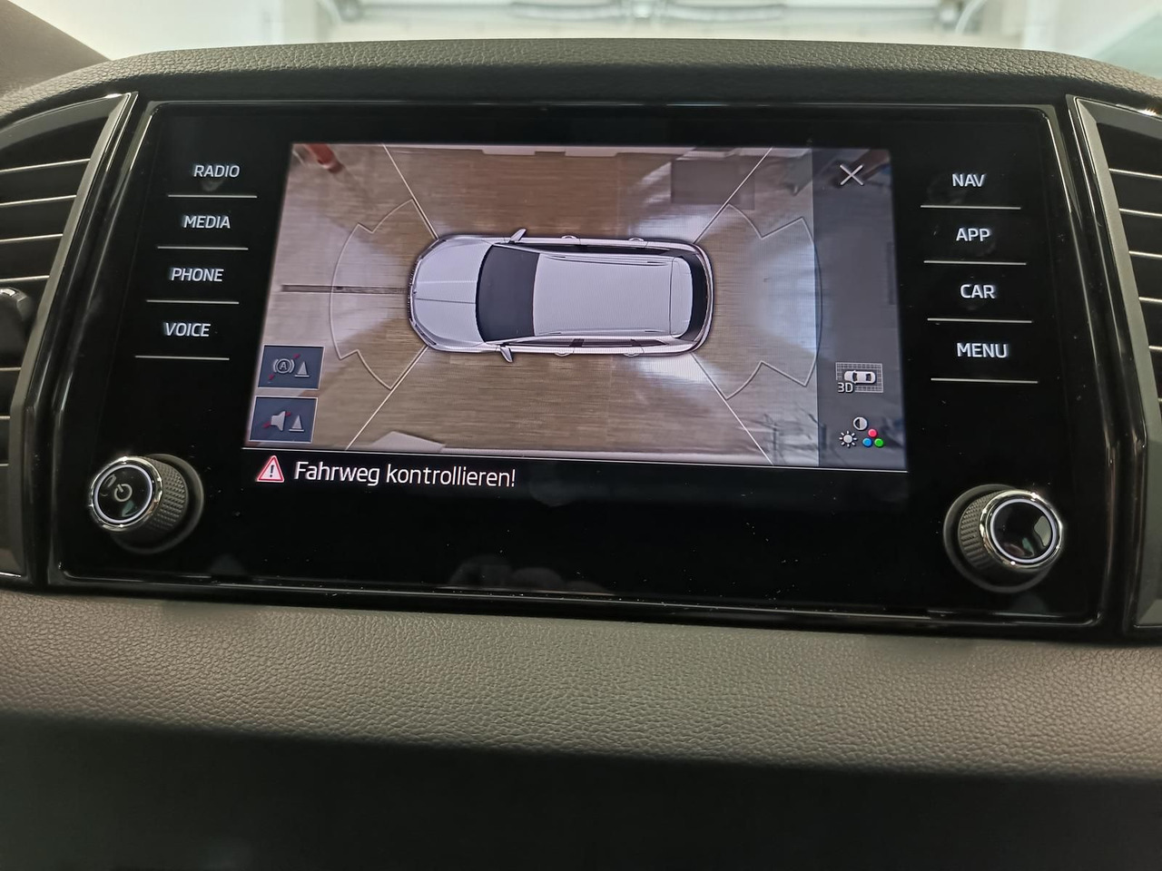 SUVSUV Skoda Karoq Sportline 1,5 TSI DSG*AHK*PSD*STD.HZG*NAVI: slika 15