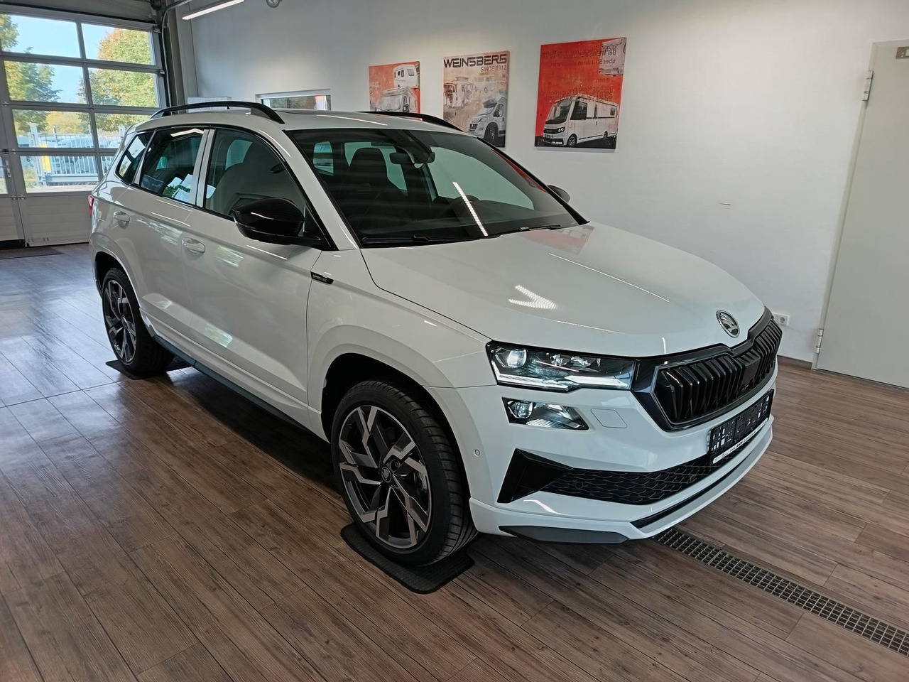 Skoda Karoq Sportline 2,0 TDI DSG 4x4*AHK*PSD*STD.HZG* - SUVSUV: slika 3 Skoda Karoq Sportline 2,0 TDI DSG 4x4*AHK*PSD*STD.HZG* - SUVSUV: slika 3