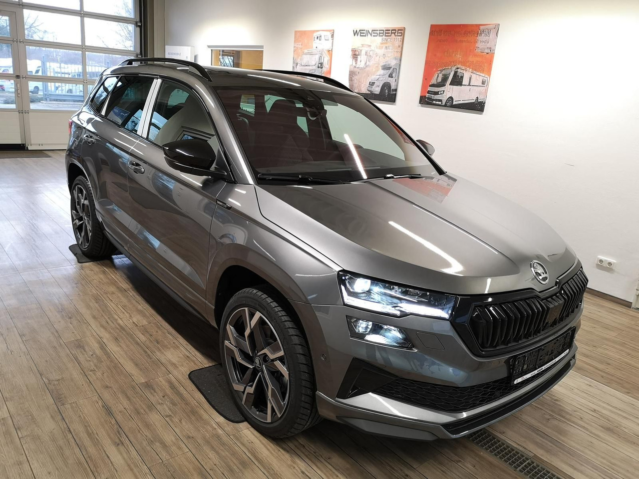 Skoda Karoq Sportline 2,0TDI DSG 4x4*PSD*AHK*360°*NAVI - SUVSUV: slika 3 Skoda Karoq Sportline 2,0TDI DSG 4x4*PSD*AHK*360°*NAVI - SUVSUV: slika 3