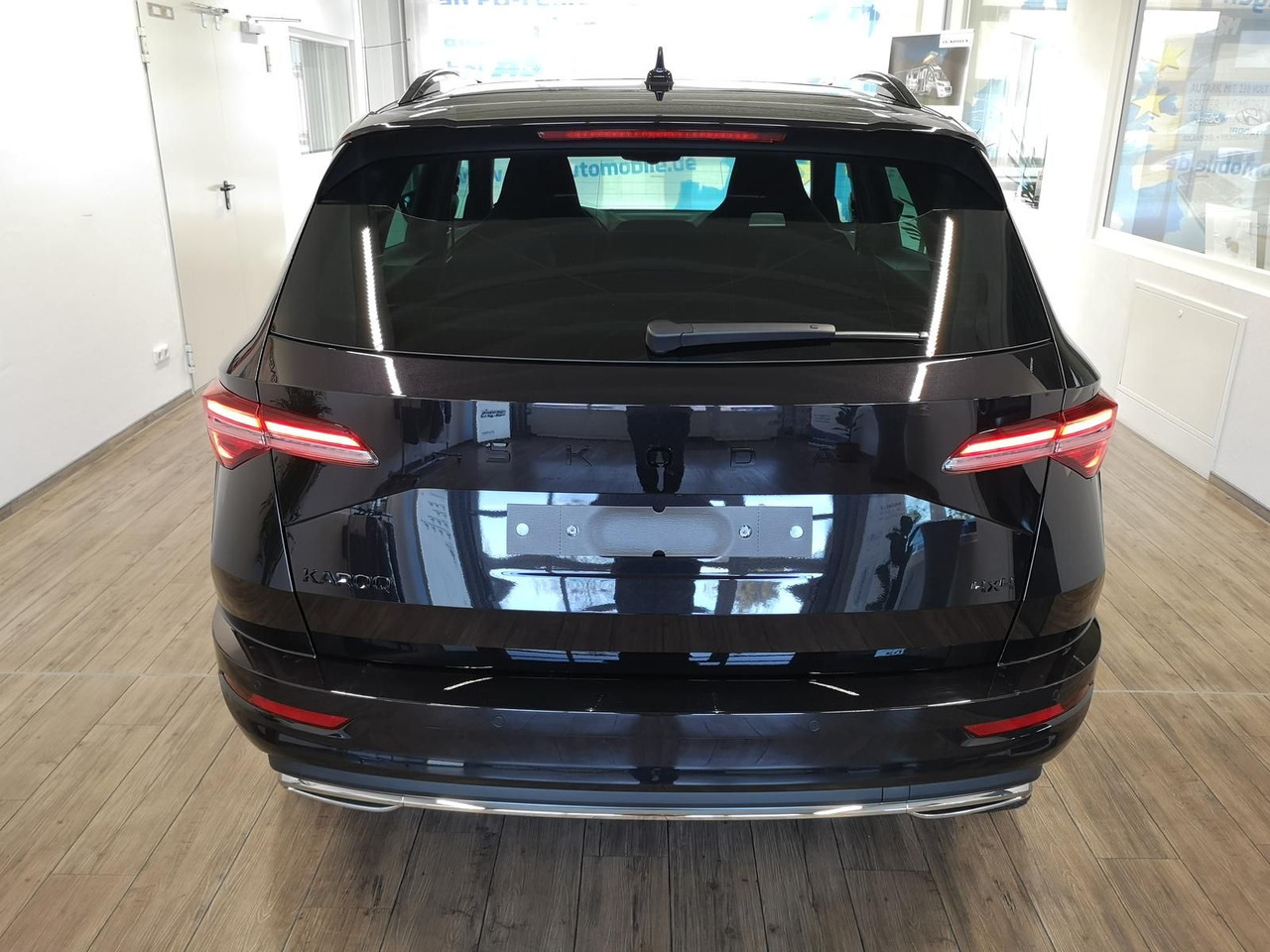Skoda Karoq Sportline 2,0TDI DSG 4x4*PSD*AHK*360°*NAVI - SUVSUV: slika 5 Skoda Karoq Sportline 2,0TDI DSG 4x4*PSD*AHK*360°*NAVI - SUVSUV: slika 5