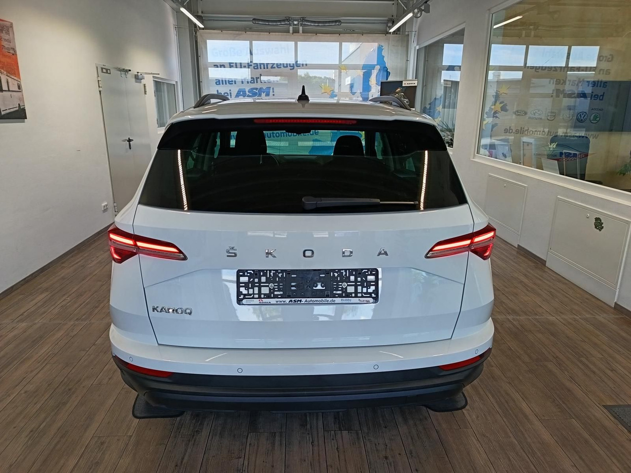 Skoda Karoq Style 1,5TSI DSG*AHK-VORBER*NAVI*LED*R-KAM - SUVSUV: slika 5 Skoda Karoq Style 1,5TSI DSG*AHK-VORBER*NAVI*LED*R-KAM - SUVSUV: slika 5